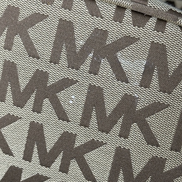 Michael Kors Women's Jet Set Shoulder Medium Tote Handbag Purse Tan W/Pocket - Picture 8 of 10